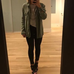 Rails olive green button down small